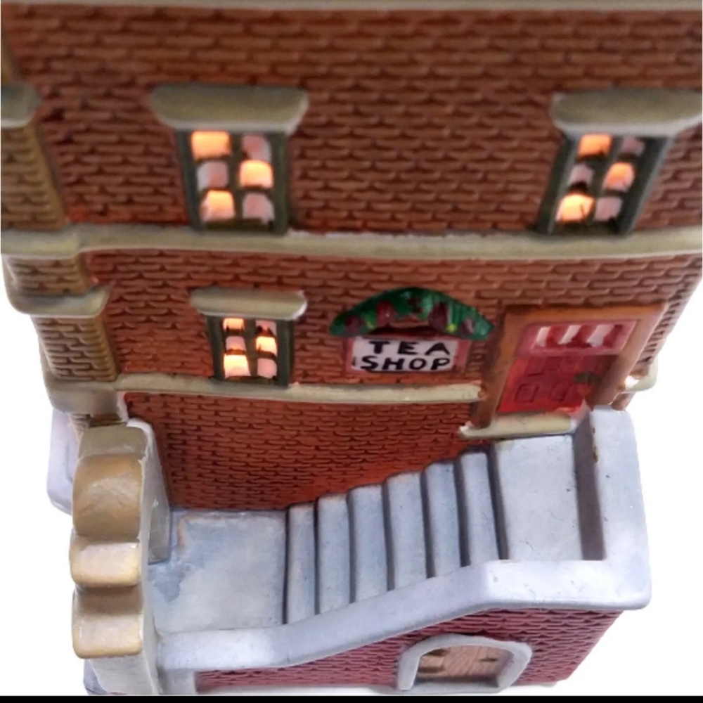 Dickens Collectables 1995 Towne Series Chemist & Tea Shoppe Hand Painted House - Picture 8 of 9